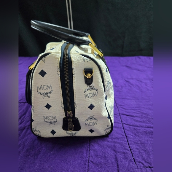 EUC MCM VICETOS LOGOGRAM HANDBAG CROSSBODY PVC LEATHER - Picture 3 of 8